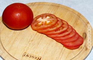 помидор, нарезанные кружками