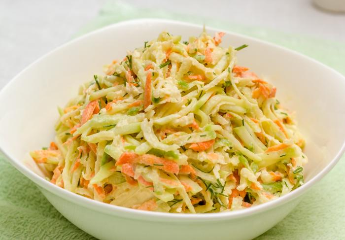 Рецепт салата из зеленой редьки с огурцом и морковью