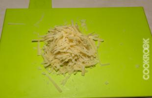 сыр пармезан на крупной терке