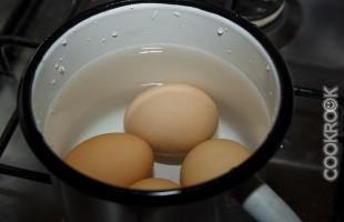 яйца отварить