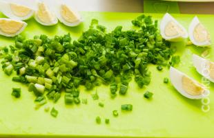 яйца с зеленым луком