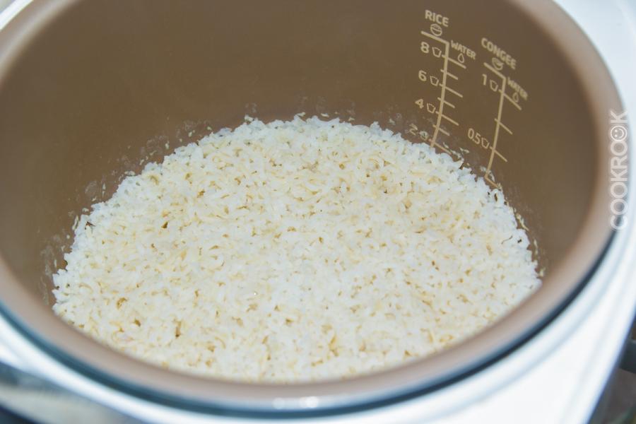 Сколько нужно риса в мультиварке. Рис в мультиварке рассыпчатый. Рис в мультиварке пропорции. Рис рассыпчатый на гарнир в мультиварке. Приготовление риса в мультиварке.